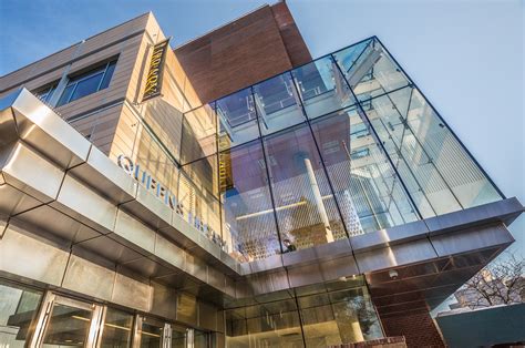 queens public library at elmhurst